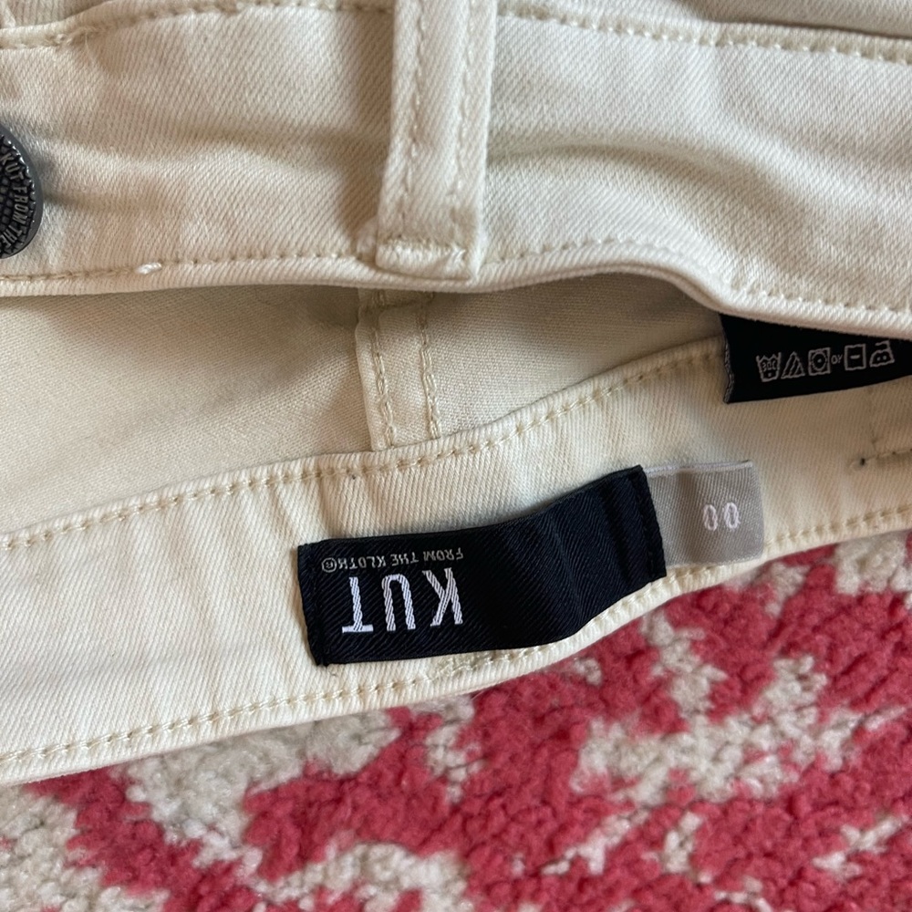 Kut from the Kloth off white jeans. Rachel/Size 00